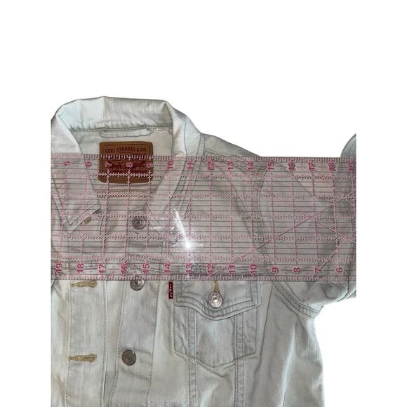 Levi’s Womens Light Wash Denim Trucker Jacket M Classic Jean Coat Casual Cowgirl - Picture 8 of 10